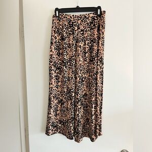 ARITZIA MIDI SKIRT - LEOPARD SIZE 4